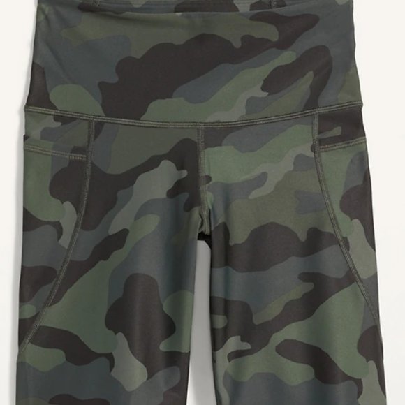 Old Navy Camo High-Waisted PowerSoft Side-Pocket Biker Shorts -- 8-inch inseam - Picture 2 of 7